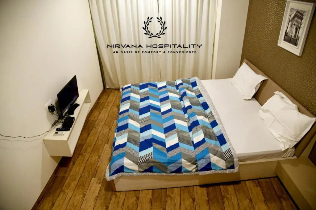 Luxurious Studio Homes Nr Surat Airport by Nirvana Hospitality