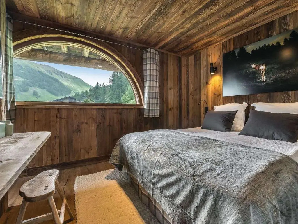 Chalet de Luxe à Val d'Isère avec Jacuzzi et Hammam - FR-1-567-8