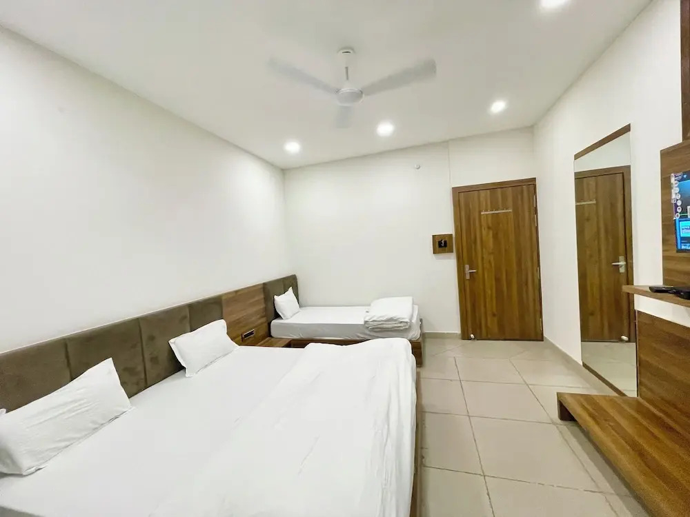 Hotel Govindam Inn - near Temple