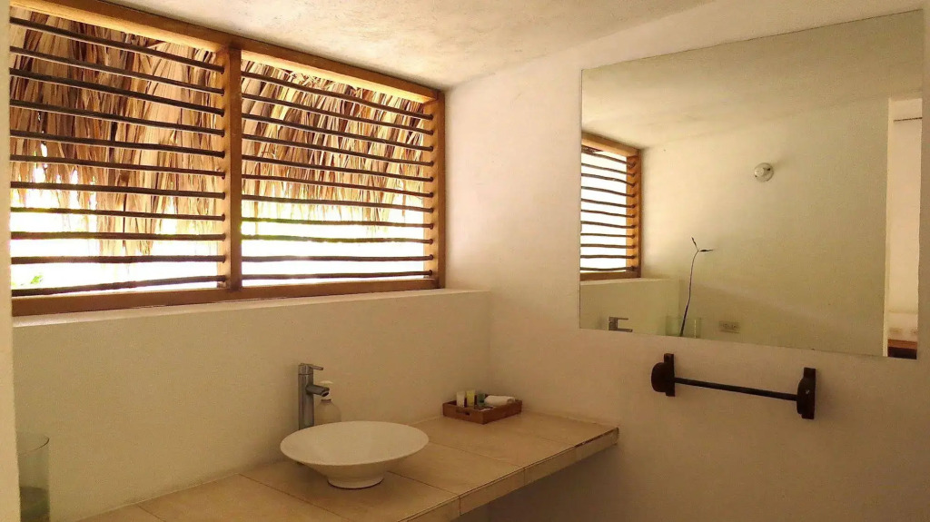 Huku Beach Hostel Palomino