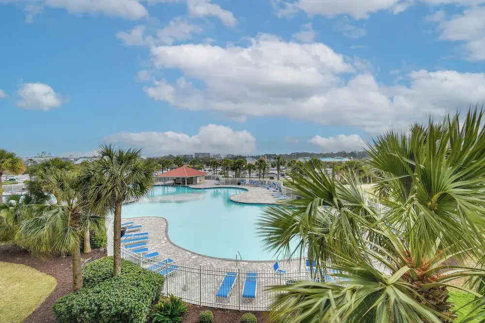 Barefoot Resort Condo ~ 2 Mi to Beach Access!