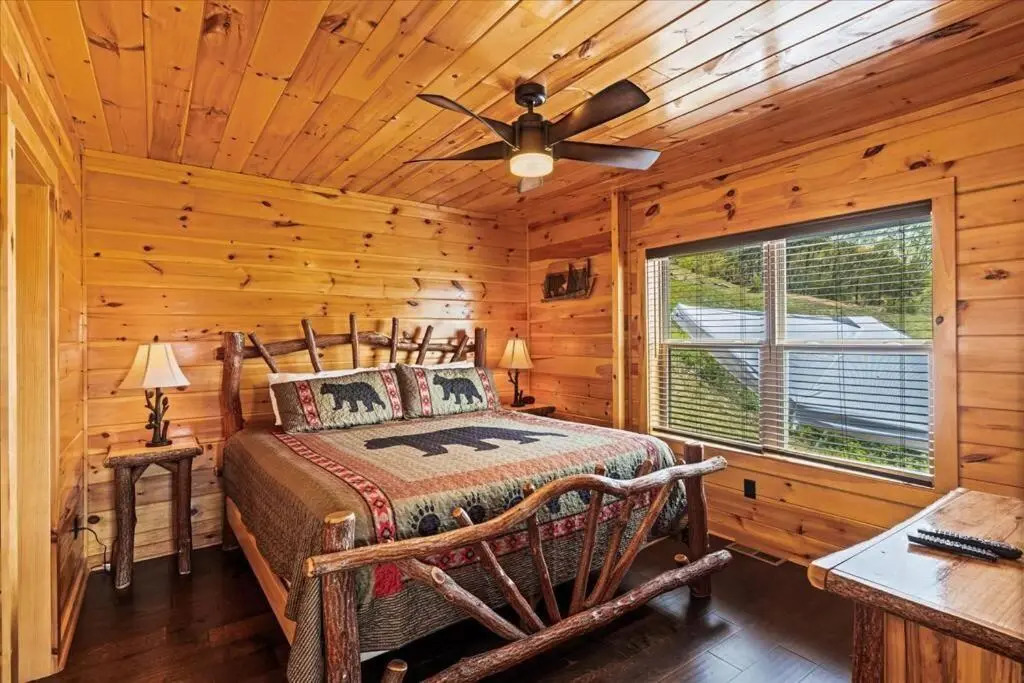 Amazing 3 Bedroom Cabin with Incredible Views