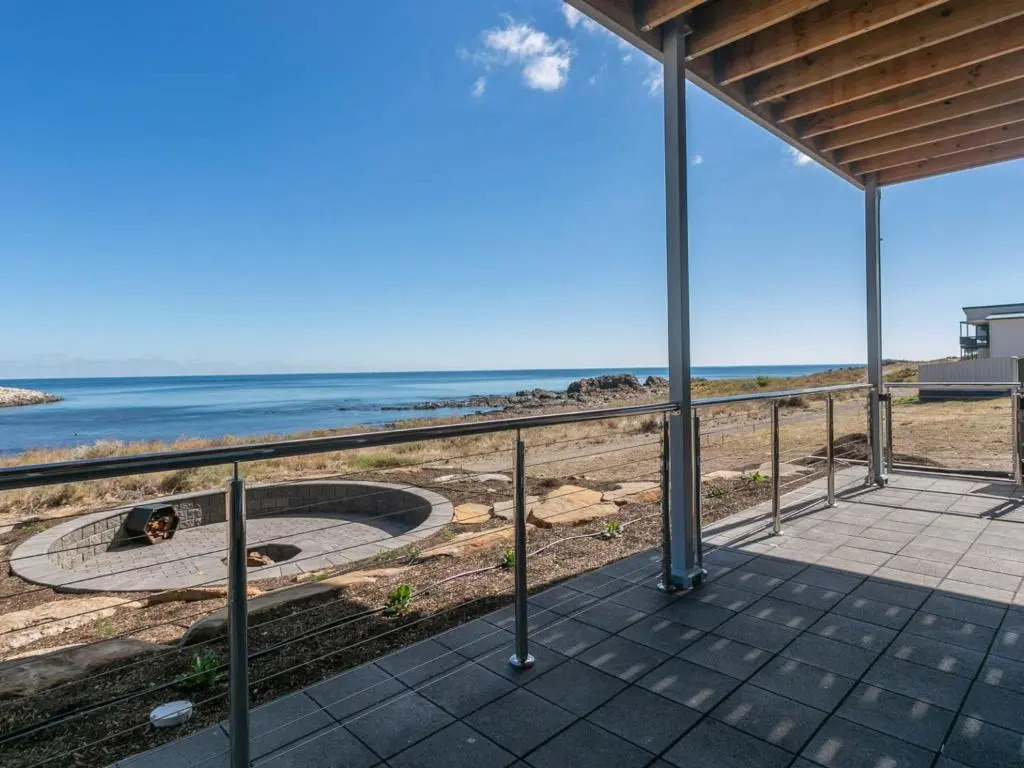 14 Paradise Drive
