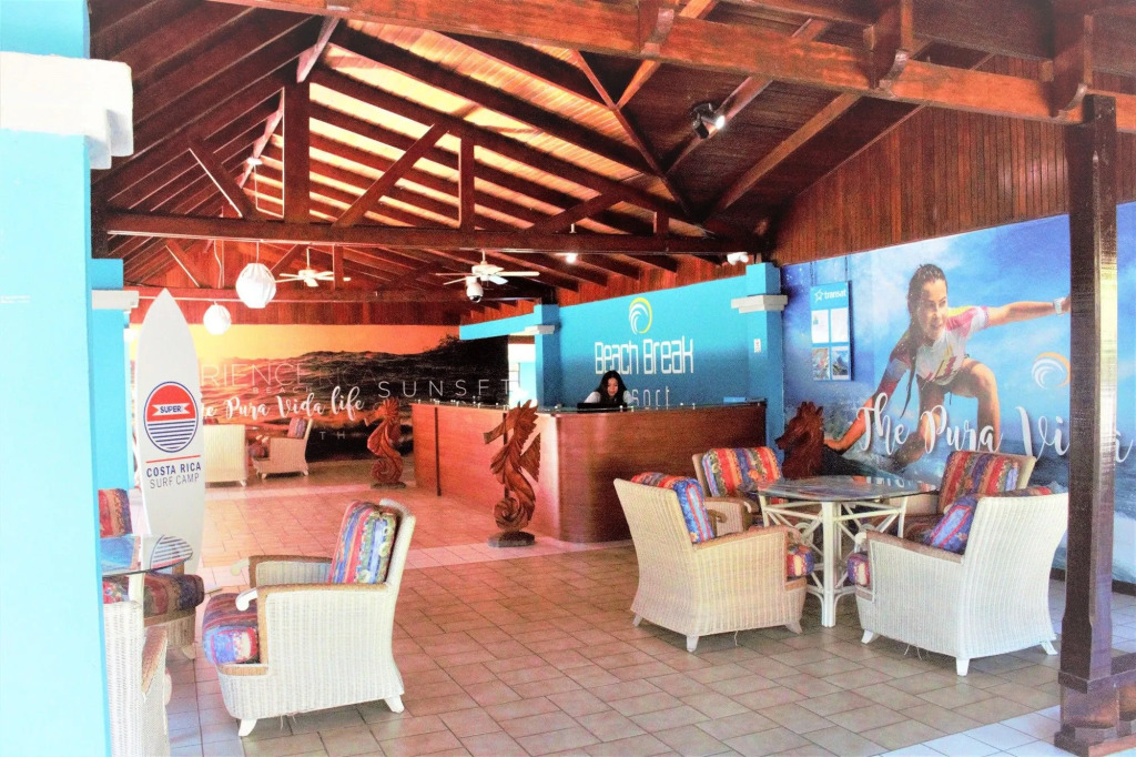 Beach Break Resort & CR Surf Camp