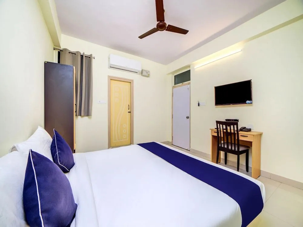 SilverKey Executive Stays 19907 Hafeezpet