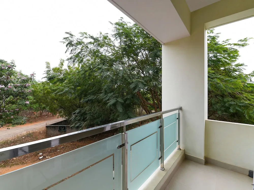Oyo 22782 Akshara Suites