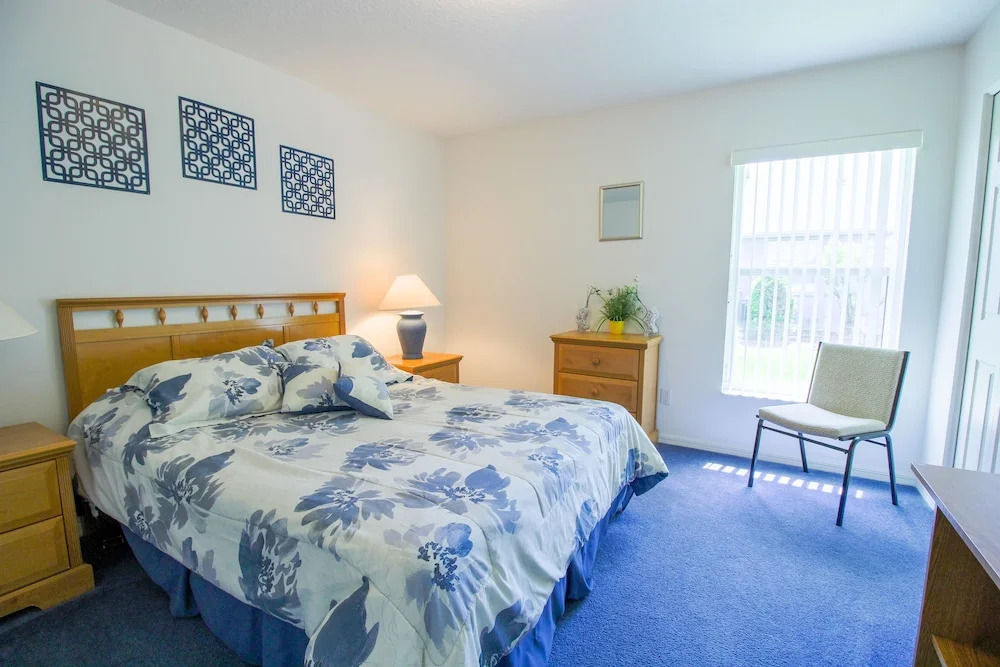 Beautiful & Sunny Pool With Golf View 4 Bedroom Home by RedAwning