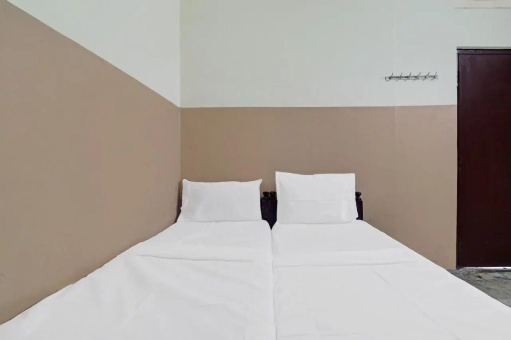 SPOT ON Sri Sai Lohith Lodge Near Secunderabad Railway Station