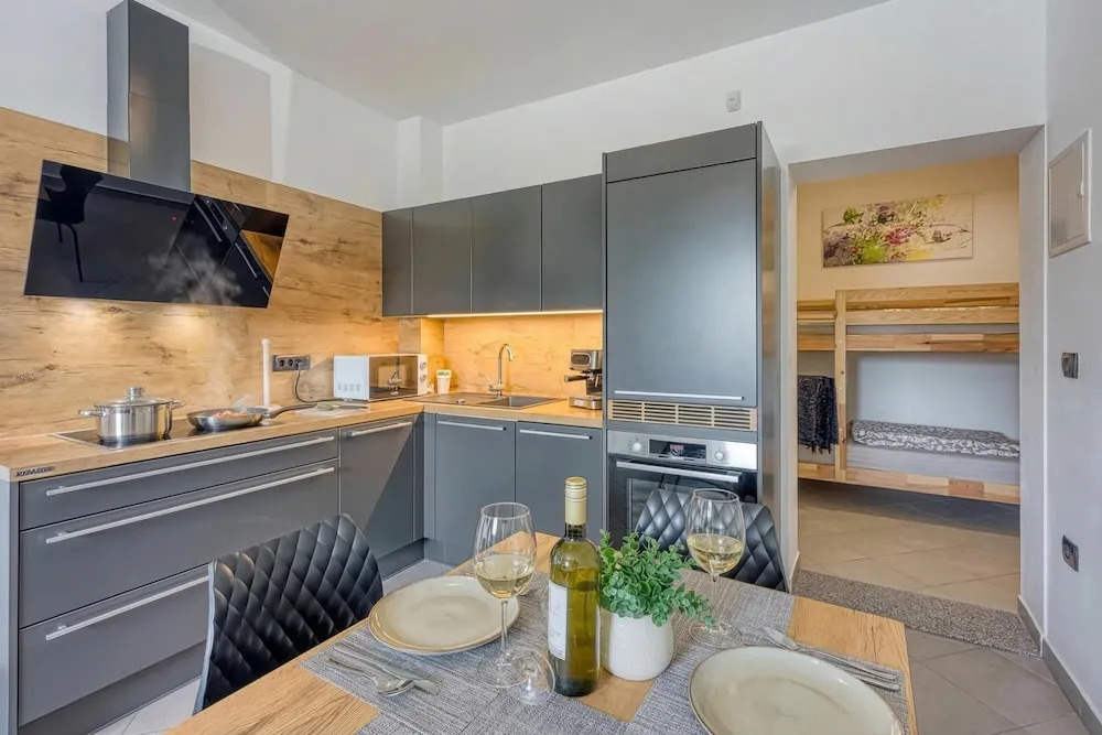 Coastal Countryside Oasis Apartment Deni
