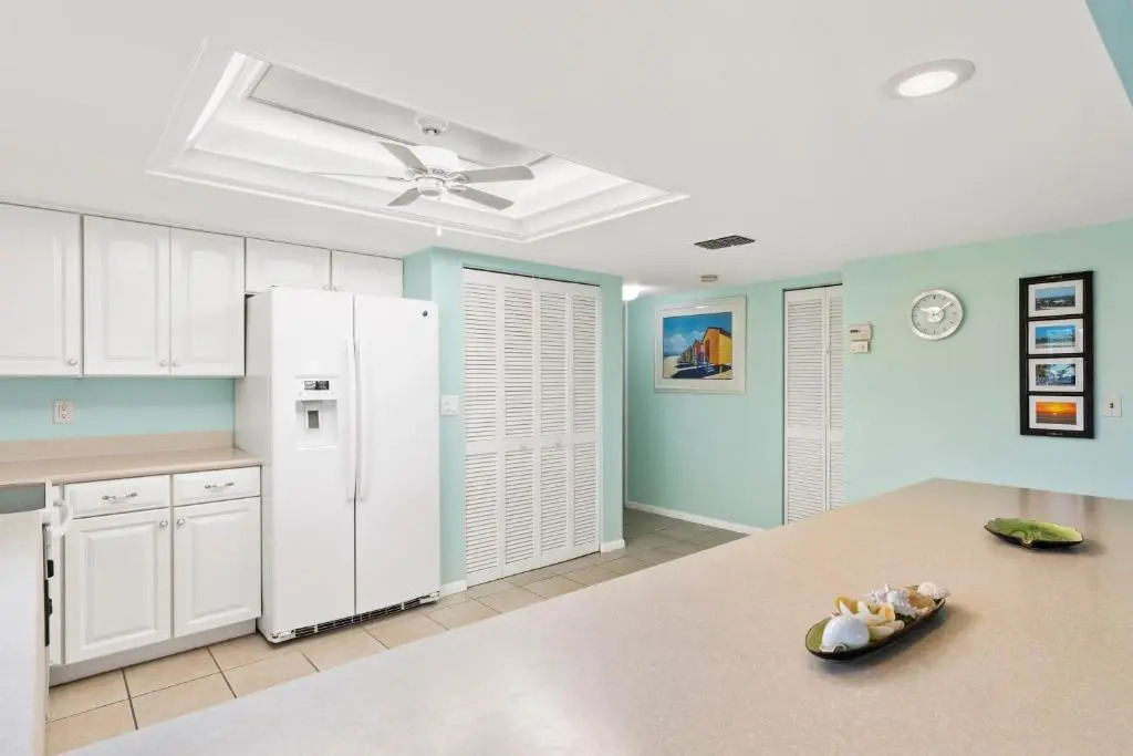 Pelican Watch 208, Sleeps 4, 2 Bedrooms, Beach Front, Pool, Elevator, WiFi