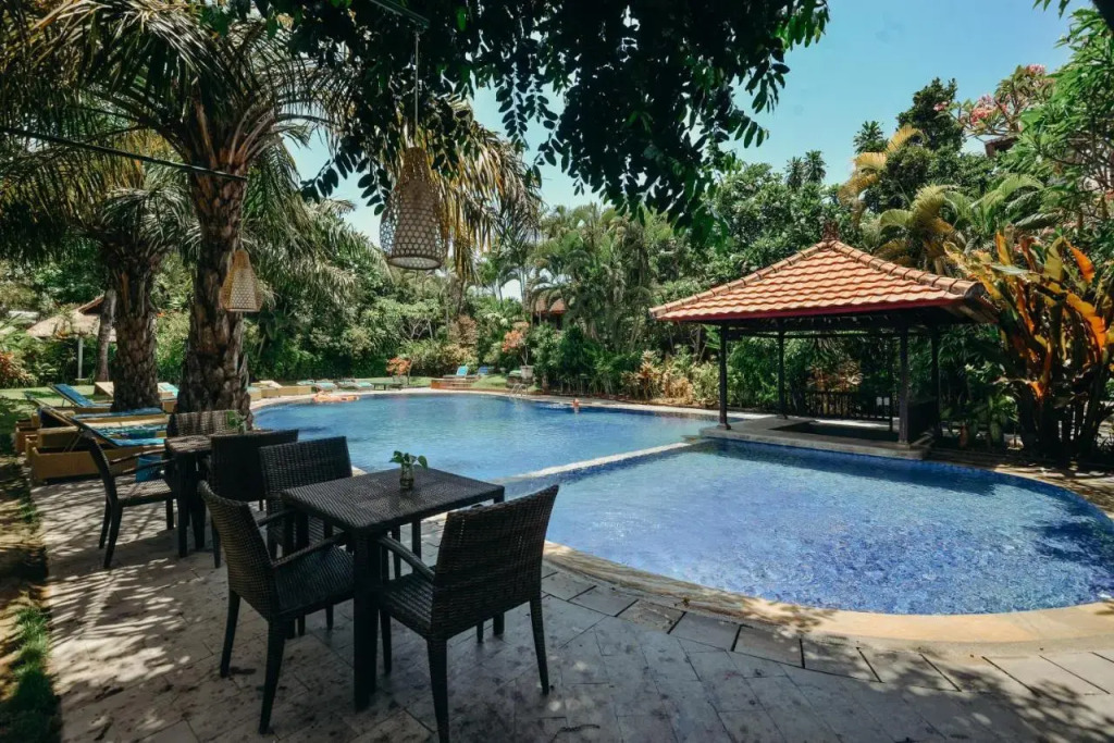 Отель Three Brothers Bungalows & Villas