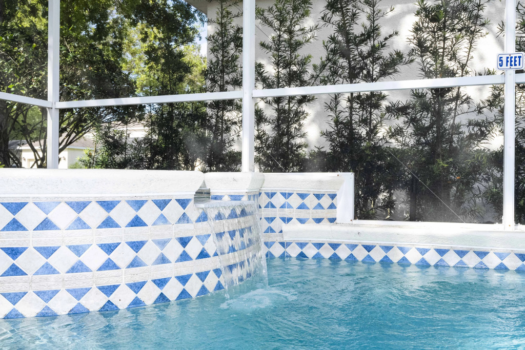 Stunning 5 Bd Home w/ Pool Close to Disney 7420