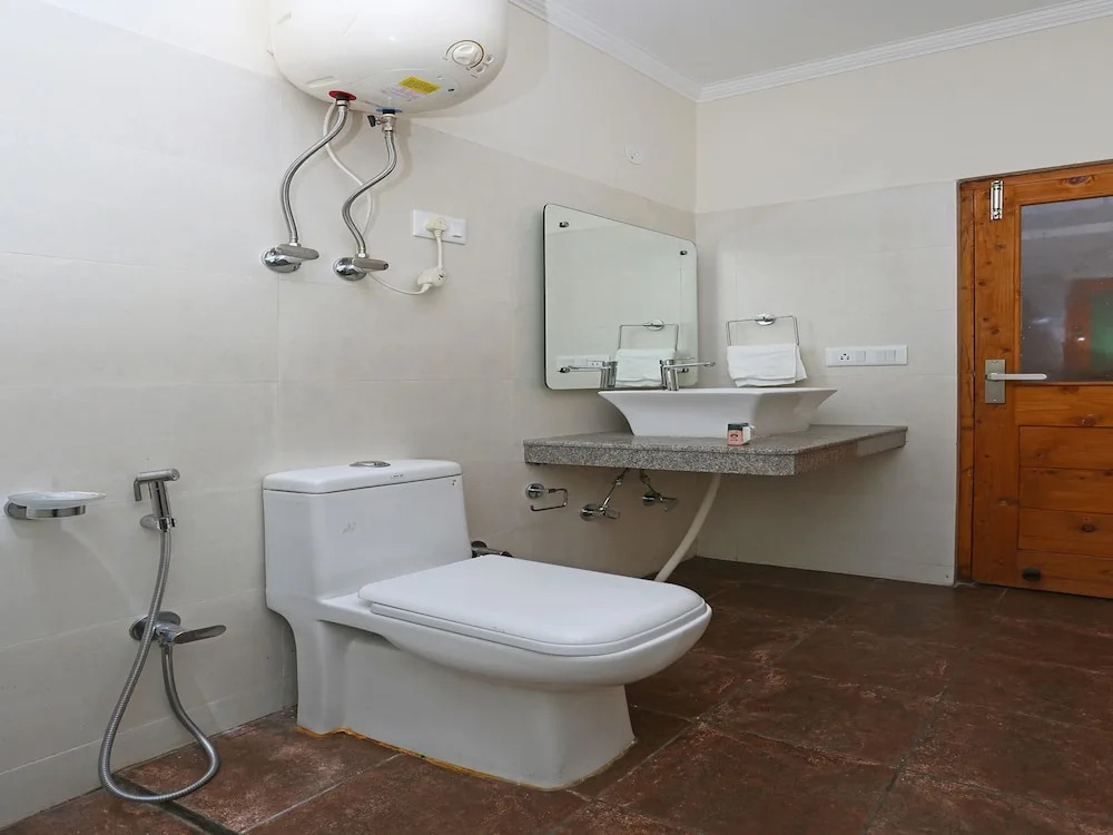 OYO 8648 Kyipo Khang Cottage BnB