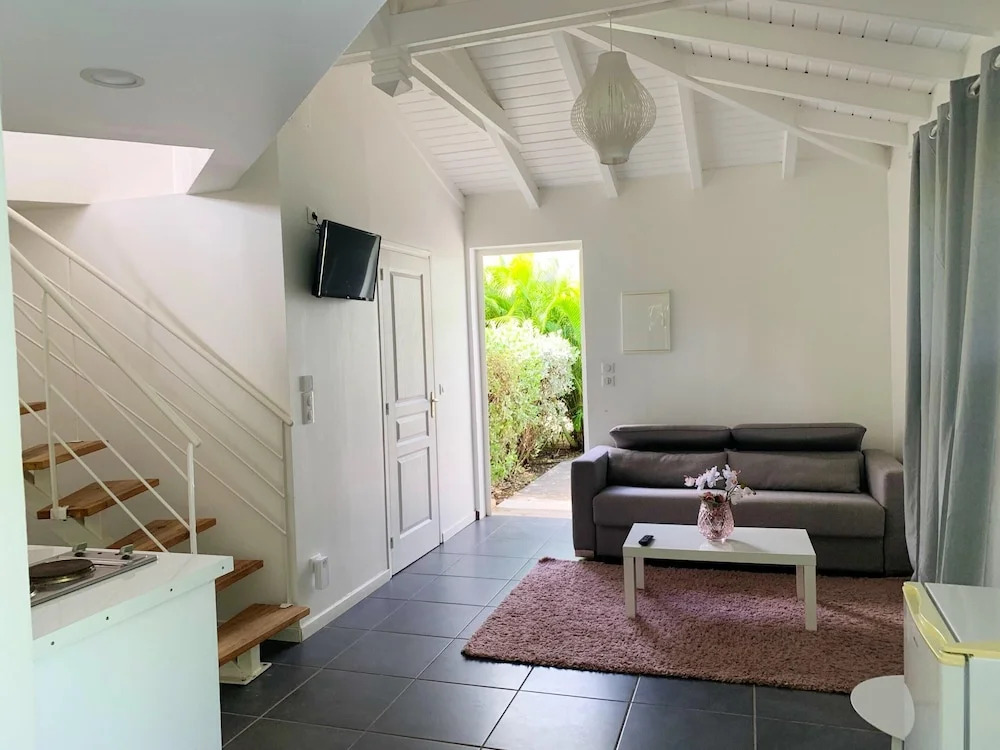 Apartment With one Bedroom in Le Moule, With Private Pool, Furnished Terrace and Wifi - 200 m From the Beach