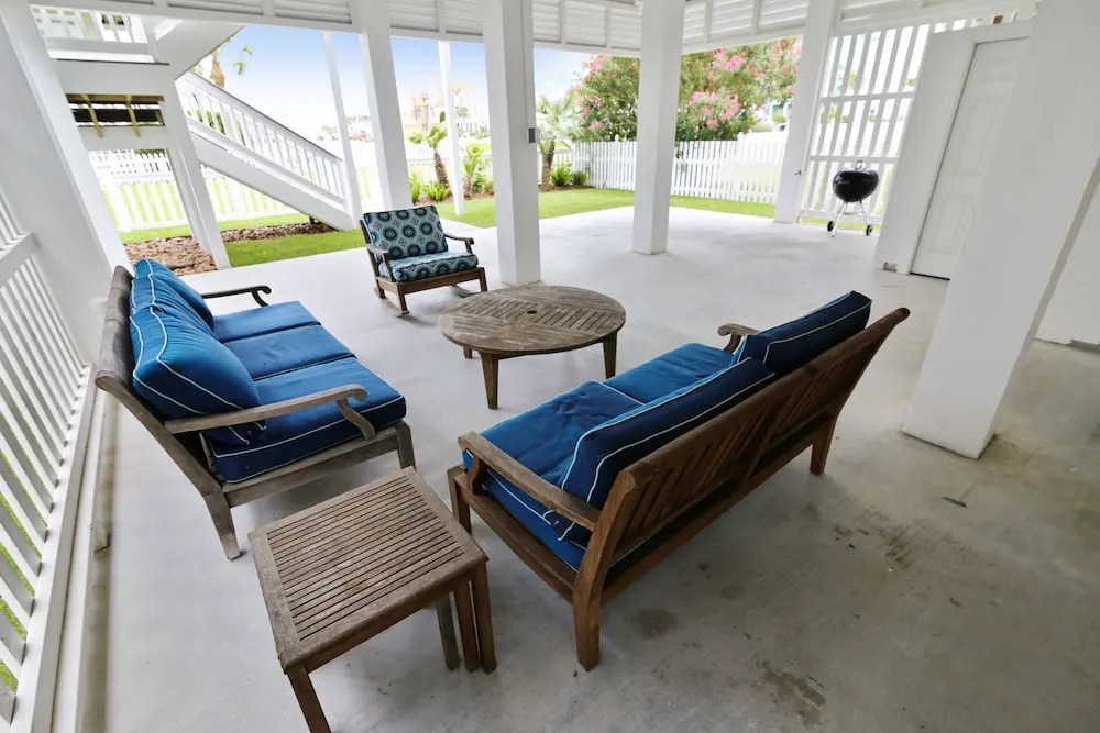 The Conch Castle 5 Bedroom Home