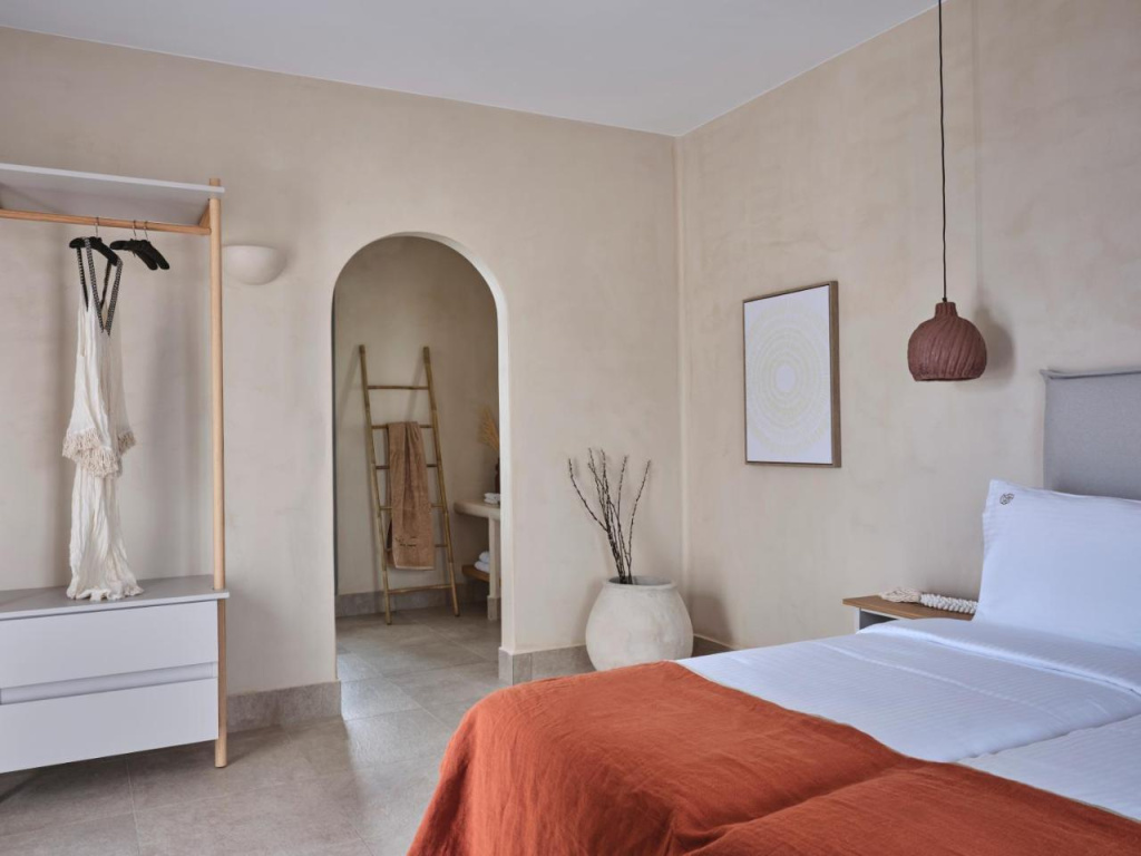 Kosmitis Suites & Villas