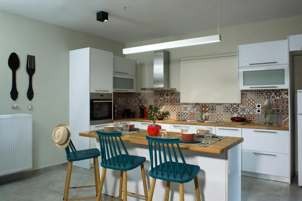 Evangelie Residence a brand new design apartment 5 minutes from the sea with a large garden