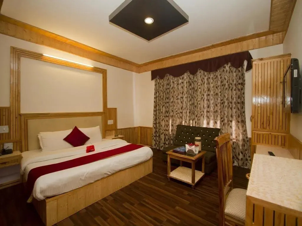 Hotel O Model Town Road
