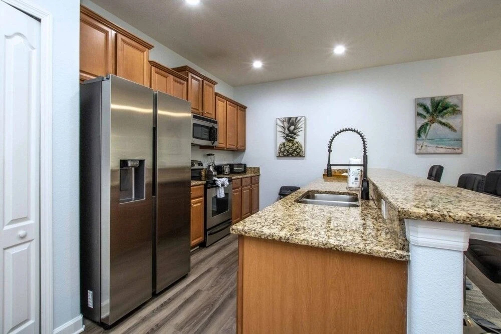 Tropical Waterfront, Completely Redone W/pool-3033 4 Bedroom Townhouse by Redawning, Kissimmee
