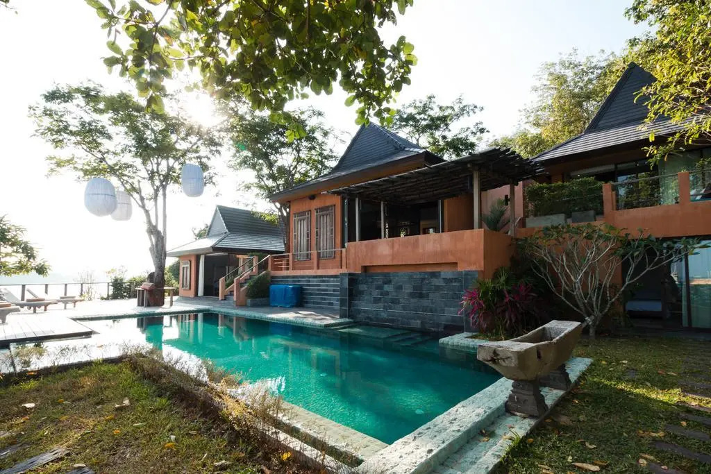 Nam Bo villa by Lofty