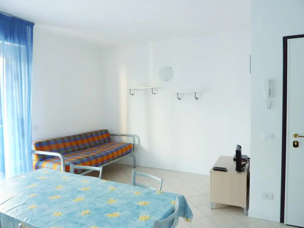 Cozy Beachside Apartment
