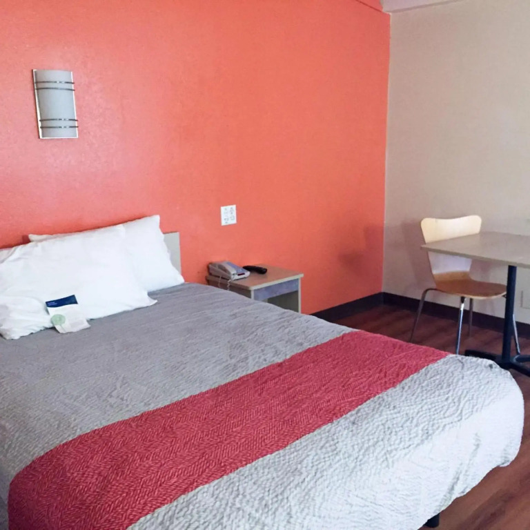 Motel 6-Warwick, RI - Providence Airport - I-95