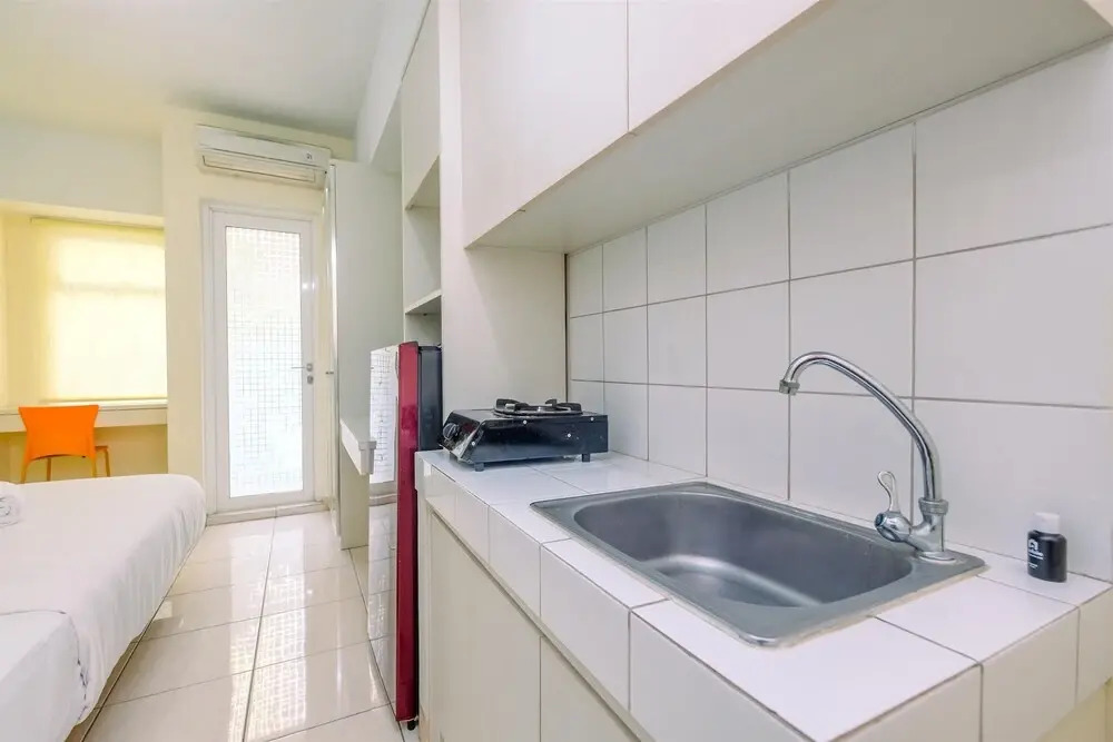 Cozy Stay Studio at 3rd Floor Springlake Summarecon Bekasi Apartment By Travelio