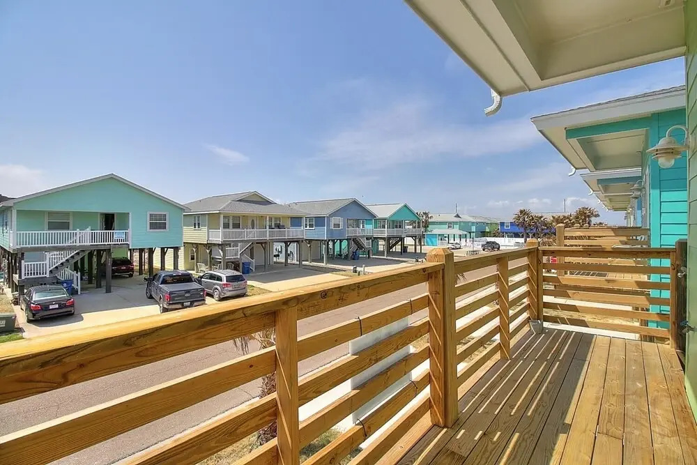 Woodhaven Beach Club 2 Bedroom Bungalow by Redawning