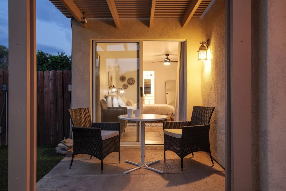 Petit Sahara by Avantstay Desert Escape w/ Pool, Outdoor Dining & Table Tennis!