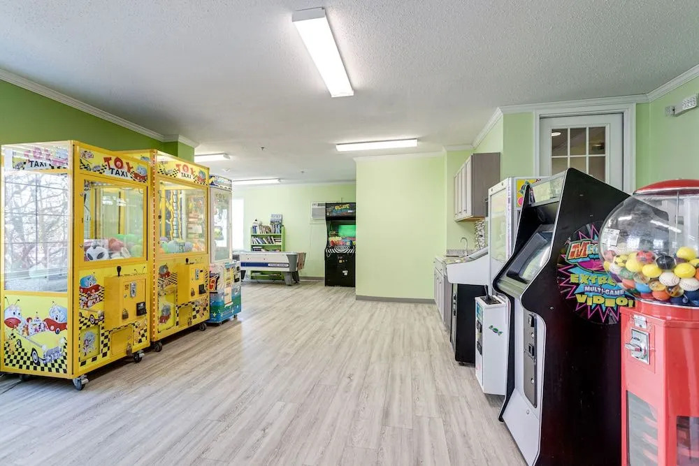 Marylander Condominiums, 90 steps from the beach