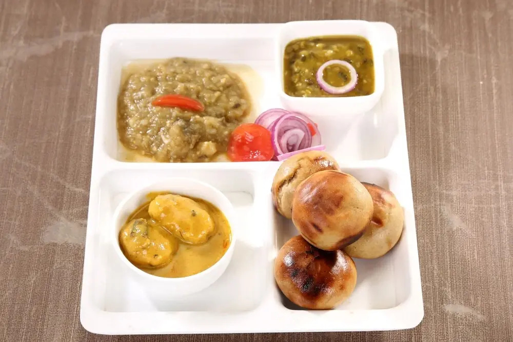 Oyo Flagship 28716 Panchasheel Enclave