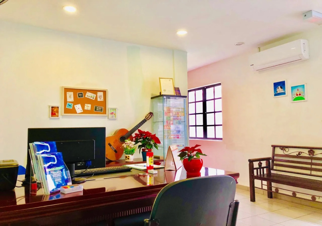 Bestow Capsule Hostel