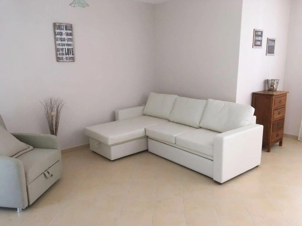 Luxurious holiday villa, private swimming pool near beautiful beaches, westcoast