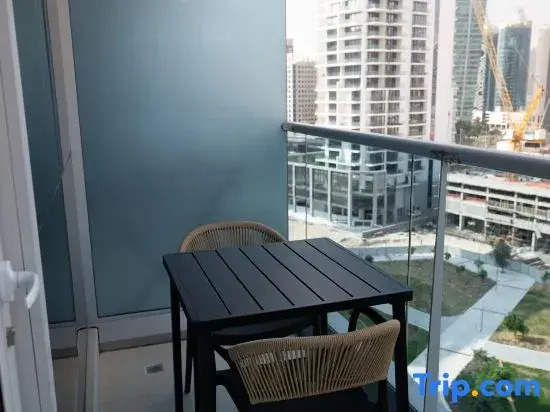 Vogue | Royal Regency Business Bay near Downtown