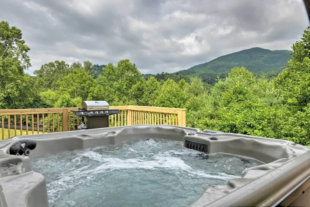 Waynesville Smart Cabin w/ Hot Tub & Views!