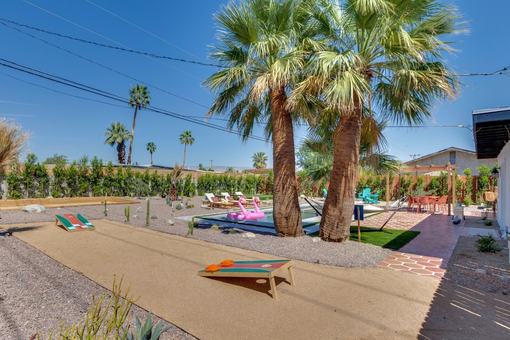 Yard Games, Outdoor Kitchen: Palm Springs Retreat!
