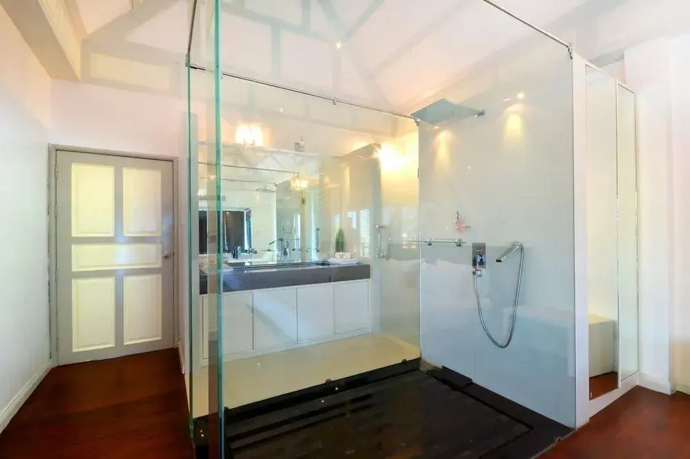 Luxury 5 Stars Beach Villa 6 Beds