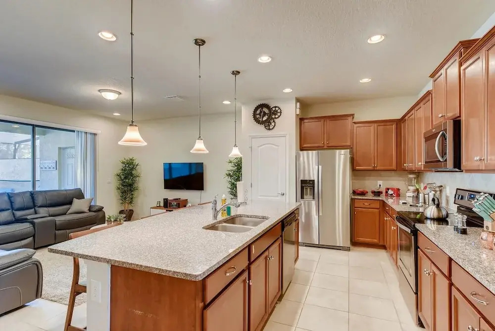 8843 GC Windsor at Westside Luxury 5 BR Townhome