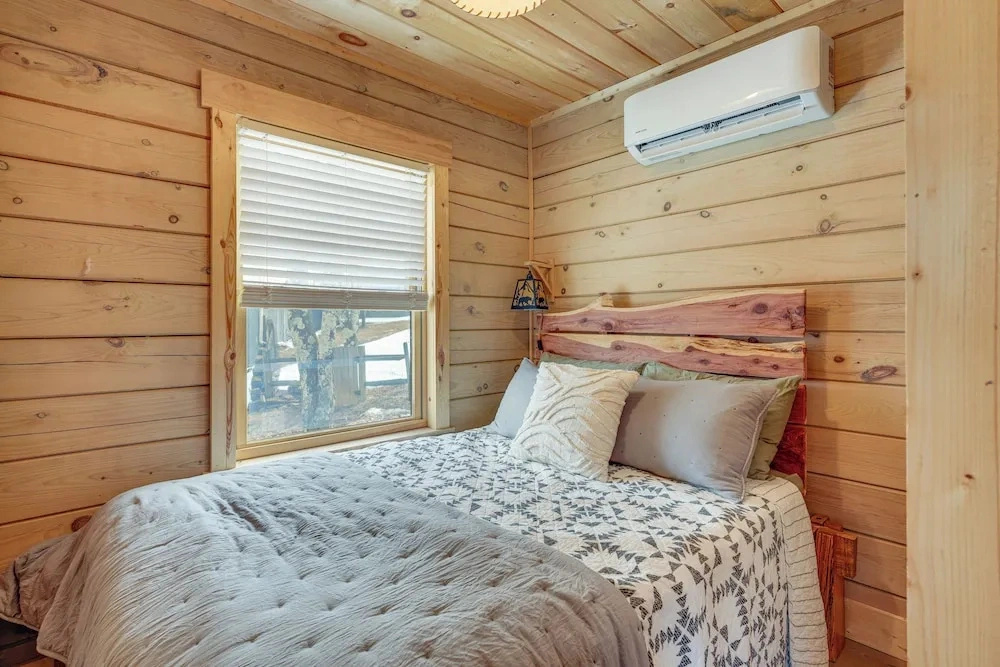 Handcrafted Tiny Home, Near Dtwn Boone