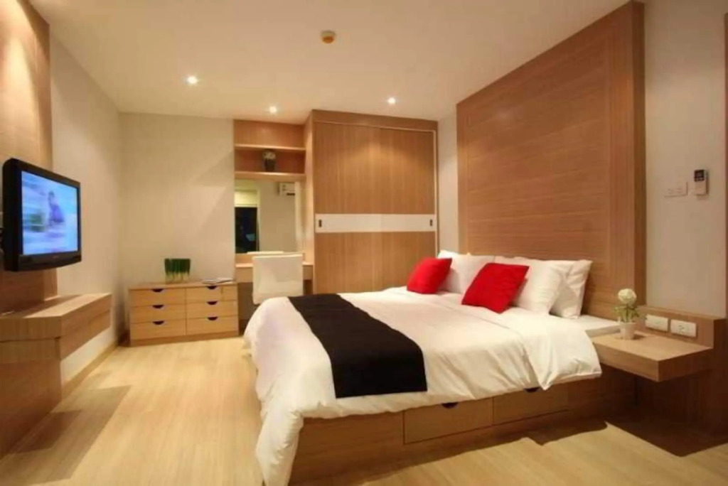 Thonglor Suites