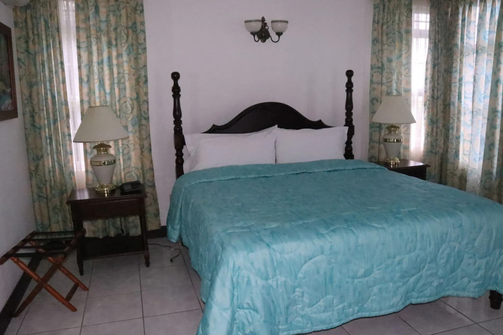 Pink Rock Inn Bed and Breakfast
