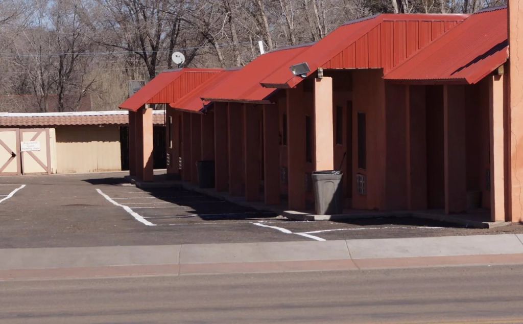 White Mountain Motel