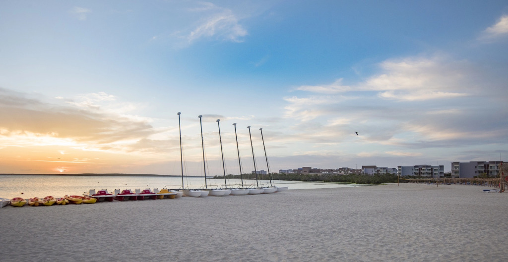 Grand Aston Cayo Las Brujas Beach Resort & Spa