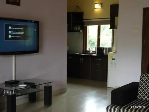 J.Rentals Villa 33