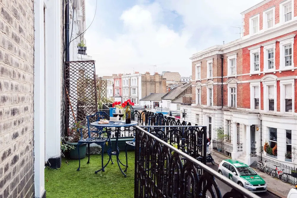 Earls Court Suites by Whelans