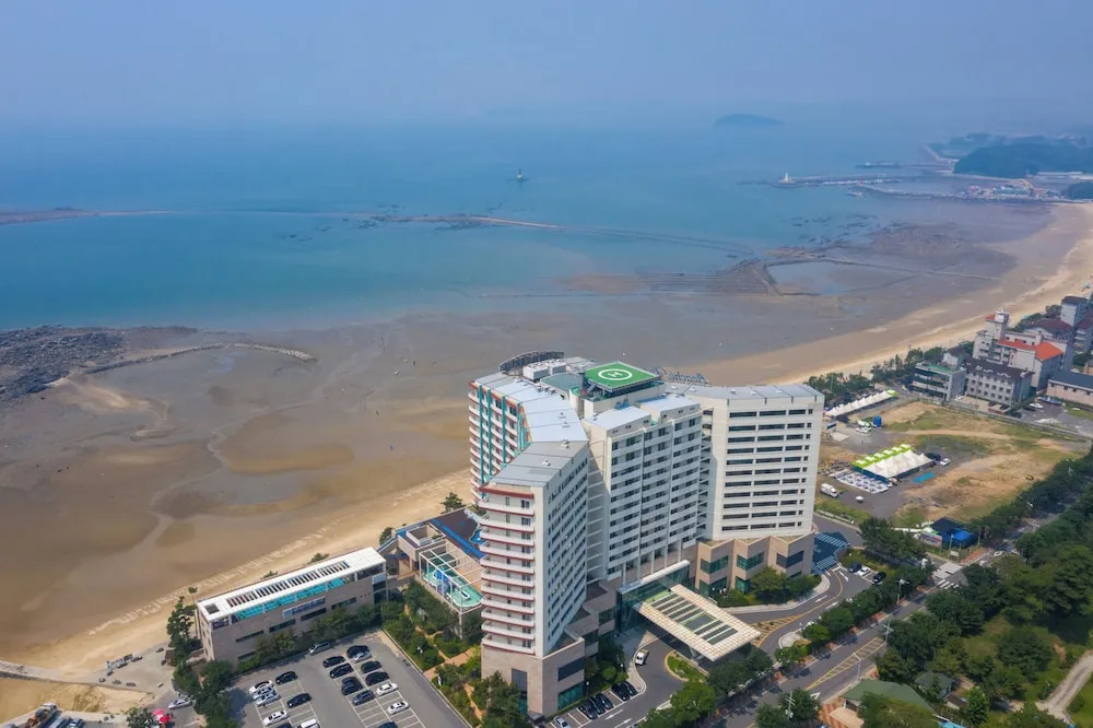 Beache Palace