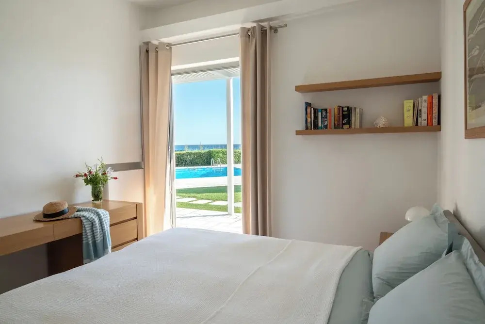 Paradise Beachfront Villa Athenian Riviera