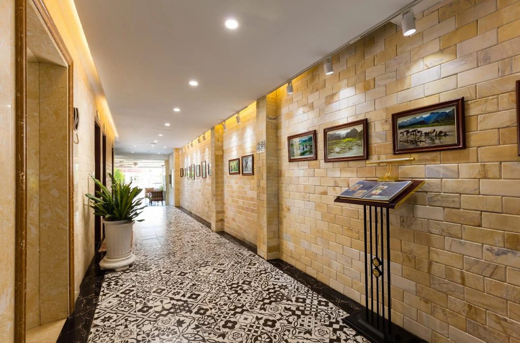 Liberty Hall Tam Coc Hotel & Villa