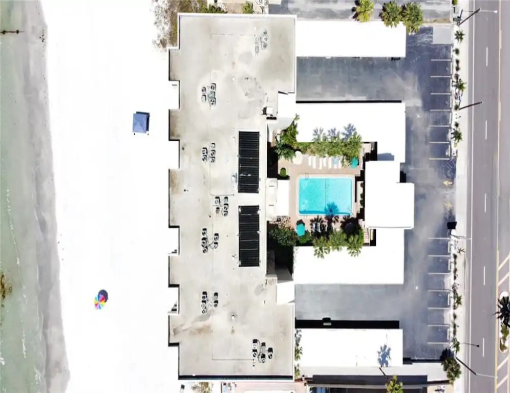 Madeira Vista 202 by Distinctive Beach Rentals