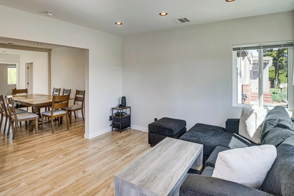 Studio Tours & Universal Fun! Burbank Family Home